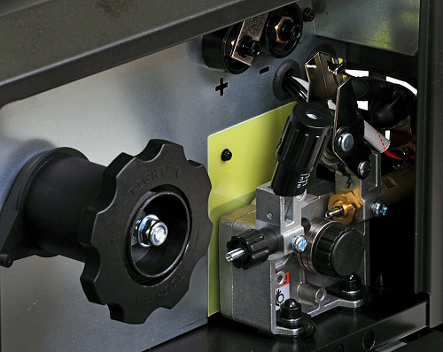 Сварочный аппарат Elitech HD WM 200 SYN (MMA, MIG/MAG,TIG) 220В 50-200A(MIG), 10-160А(MMA) купить