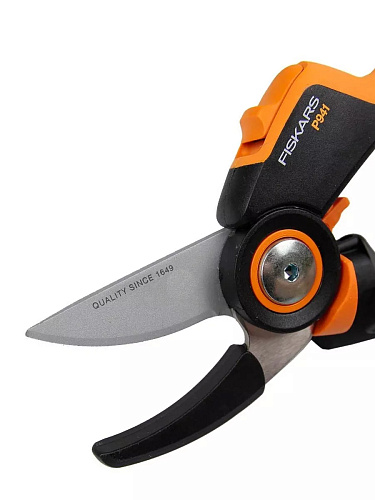 Секатор плоскостной Xseries PowerGear L P941 Fiskars  1057174 купить