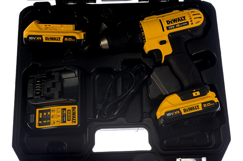 Аккумуляторная дрель-шуруповерт DeWalt DCD771D2 (DCD771D2-KS)  купить