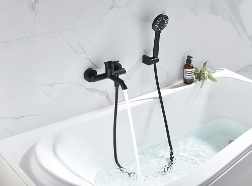 Смеситель ЕВРОПА для ванны с душевым набором черный матовый Aquatek AQ1349MB купить