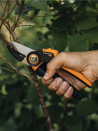 Секатор плоскостной Xseries PowerGear L P941 Fiskars  1057174 купить