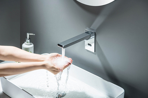 Смеситель для раковины настенный электронный ЛИРА Aquatek AQ5413CR хром купить