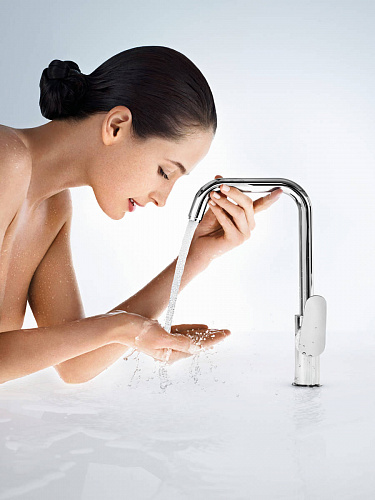 Смеситель HANSGROHE Focus Е2 31609000 для раковины с высоким поворотным изливом хром купить