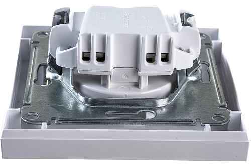Розетка без заземляющих контактов ATLAS DESIGN 16А в сборе БЕЛЫЙ Systeme Electric 470978 купить