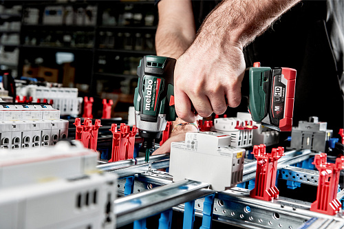 Дрель-шуруповерт аккумуляторная ударная PowerMaxx SSD 12 BL (гайковерт) 4.0 а/ч LIHD Metabo 601115800 купить